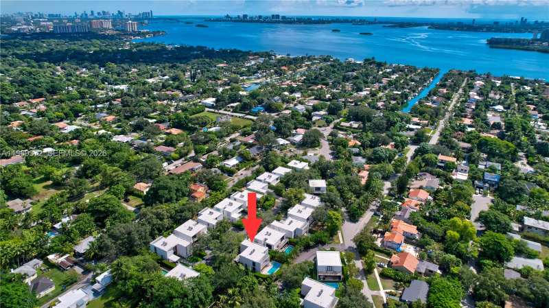 8660 Arboretum Ln, Miami FL 33138