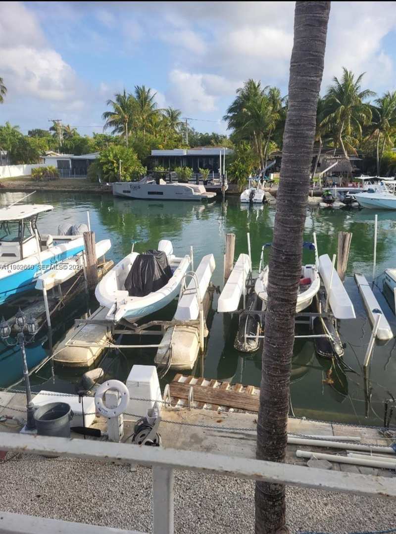 2101 Calais Dr # 8, Miami Beach FL 33141
