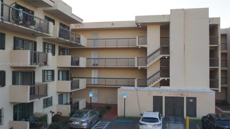 995 SW 84th Ave # 218, Miami FL 33144