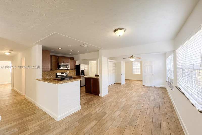 6780 Meade St, Hollywood FL 33024