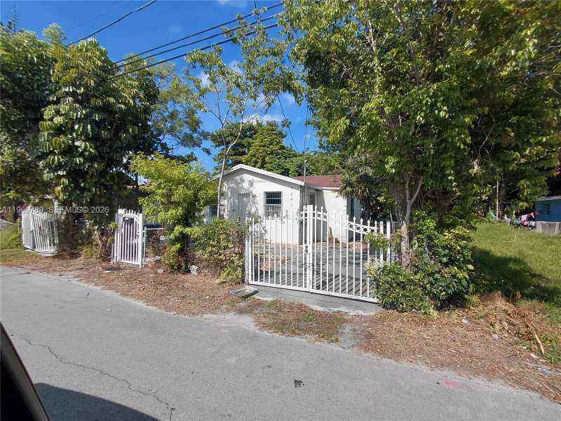 7091 NW 21st Ave, Miami FL 33147