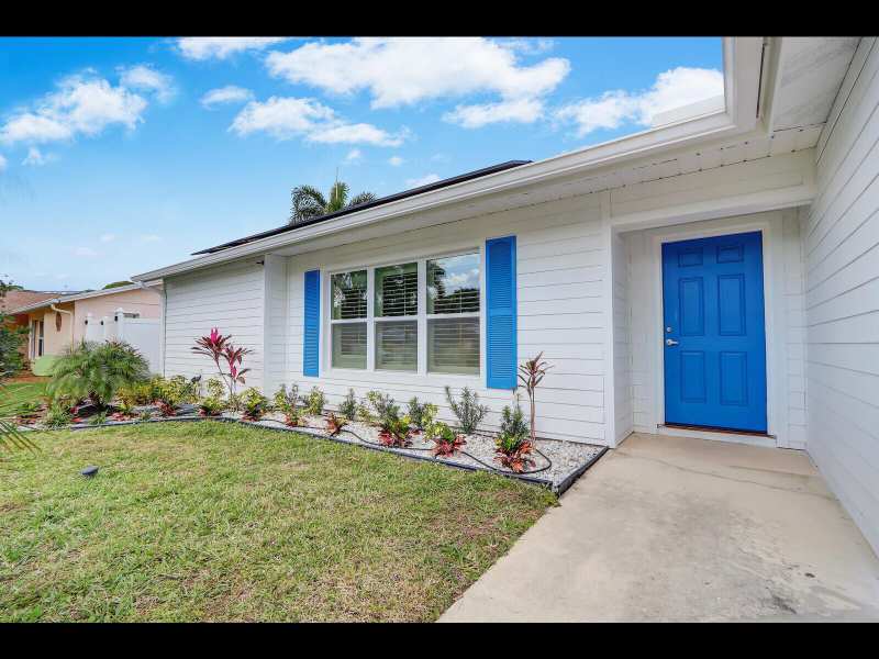609 Oak Terrace, Jupiter FL 33458