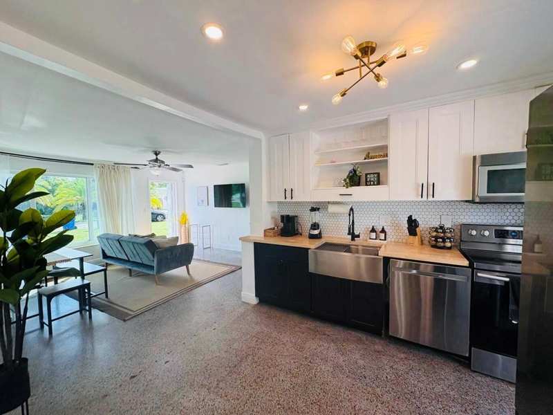 2711 NE 11th Terrace, Pompano Beach FL 33064