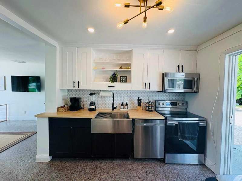2711 NE 11th Terrace, Pompano Beach FL 33064