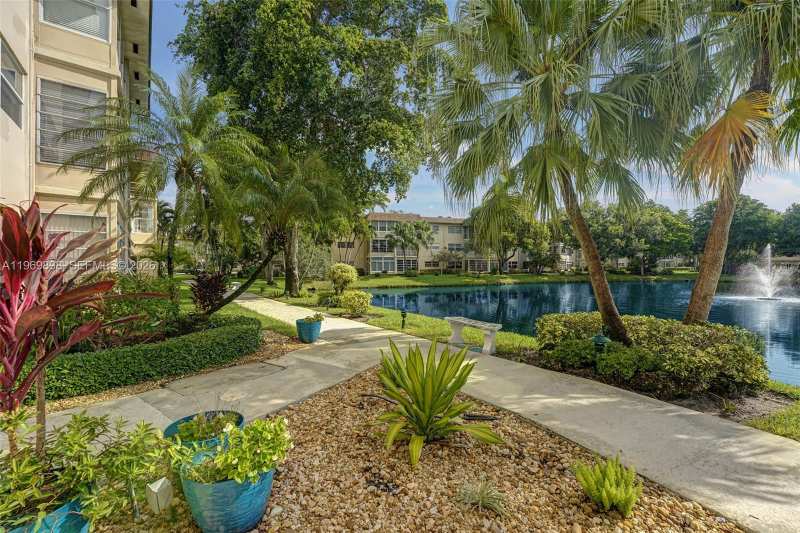 3430 NW 52nd Ave # 210, Lauderdale Lakes FL 33319