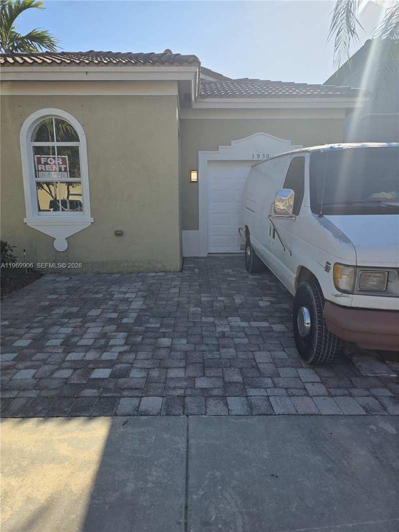 3930 NE 12th Dr, Homestead FL 33033