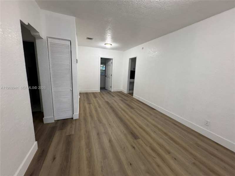 748 NE 127th St, North Miami FL 33161