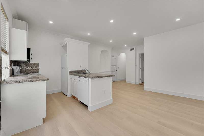 1027 Pennsylvania Ave # 103, Miami Beach FL 33139