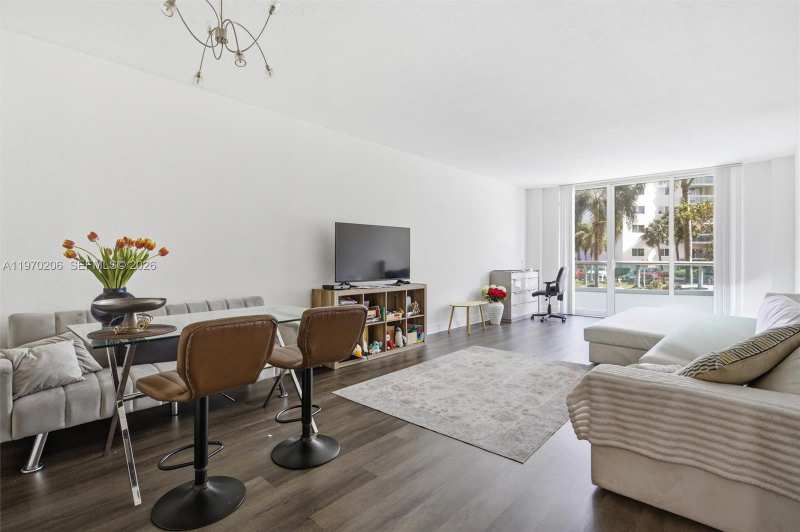 19390 Collins Ave # 120, Sunny Isles Beach FL 33160