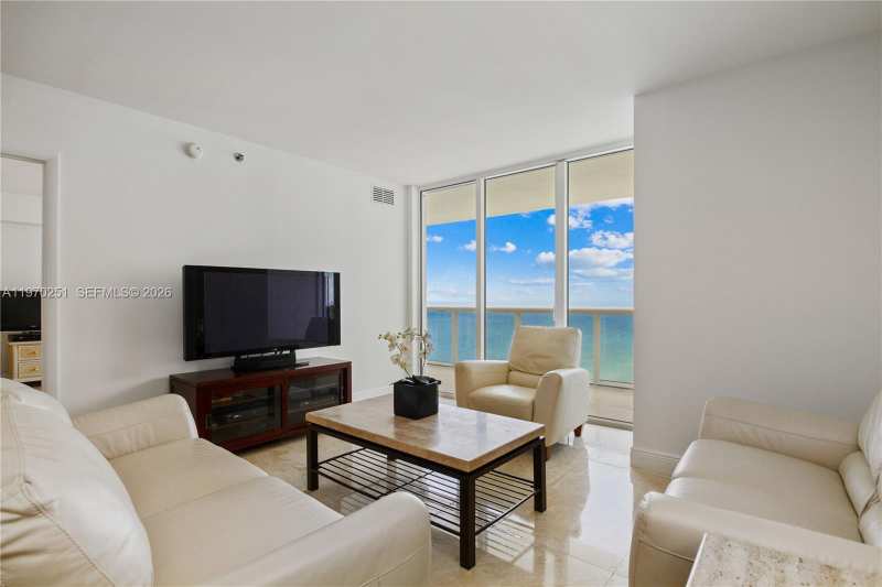 1830 S Ocean Dr # 4204, Hallandale Beach FL 33009