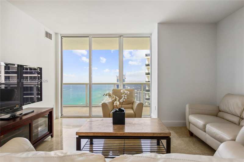 1830 S Ocean Dr # 4204, Hallandale Beach FL 33009