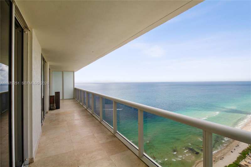 1830 S Ocean Dr # 4204, Hallandale Beach FL 33009