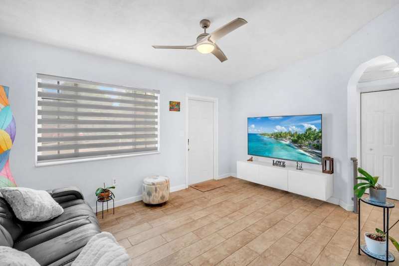 404 S 62nd Terrace, Hollywood FL 33023