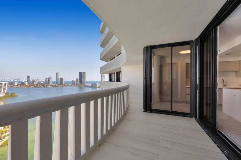 3000 Island Blvd # 2504, Aventura FL 33160