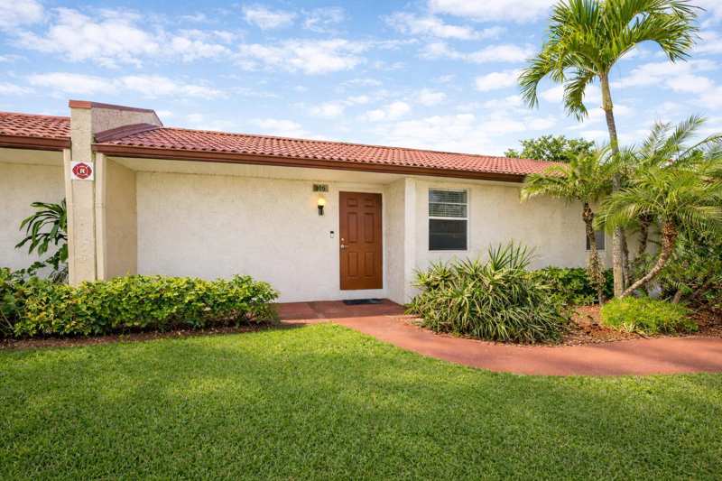105 Lake Irene Drive, West Palm Beach FL 33411