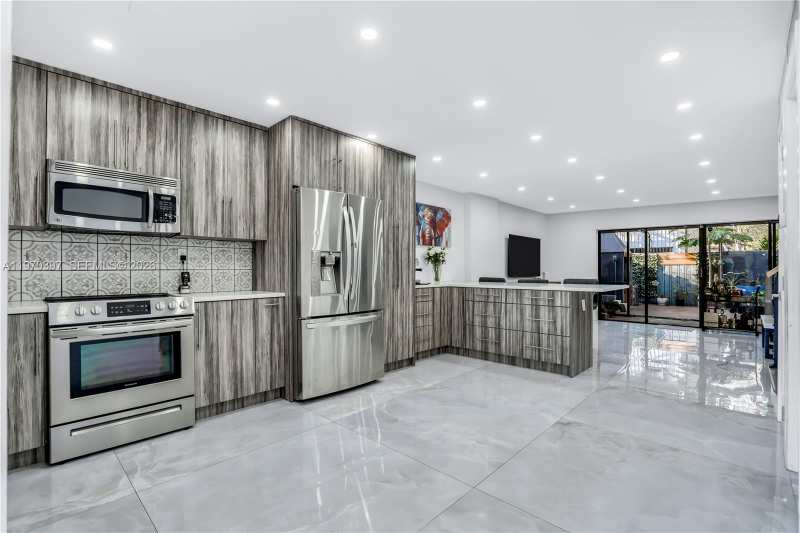 3321 Simms St # 13B, Hollywood FL 33021