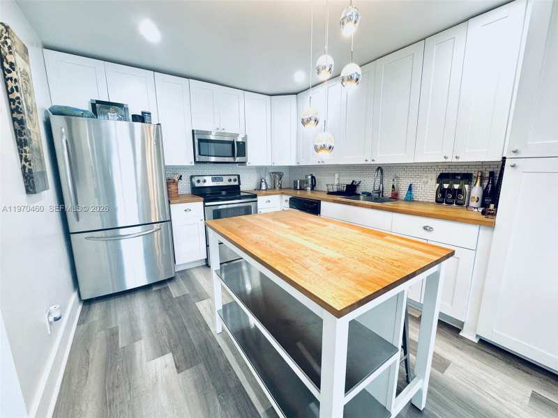 13499 Biscayne Blvd, North Miami FL 33181