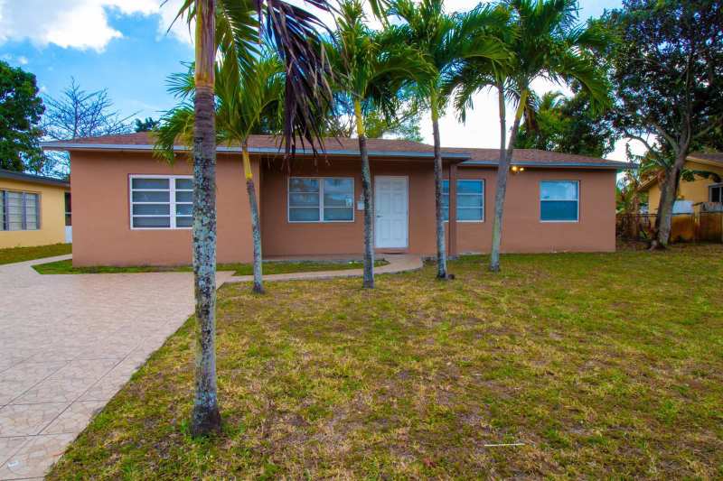 6860 Broadmoor, North Lauderdale FL 33068