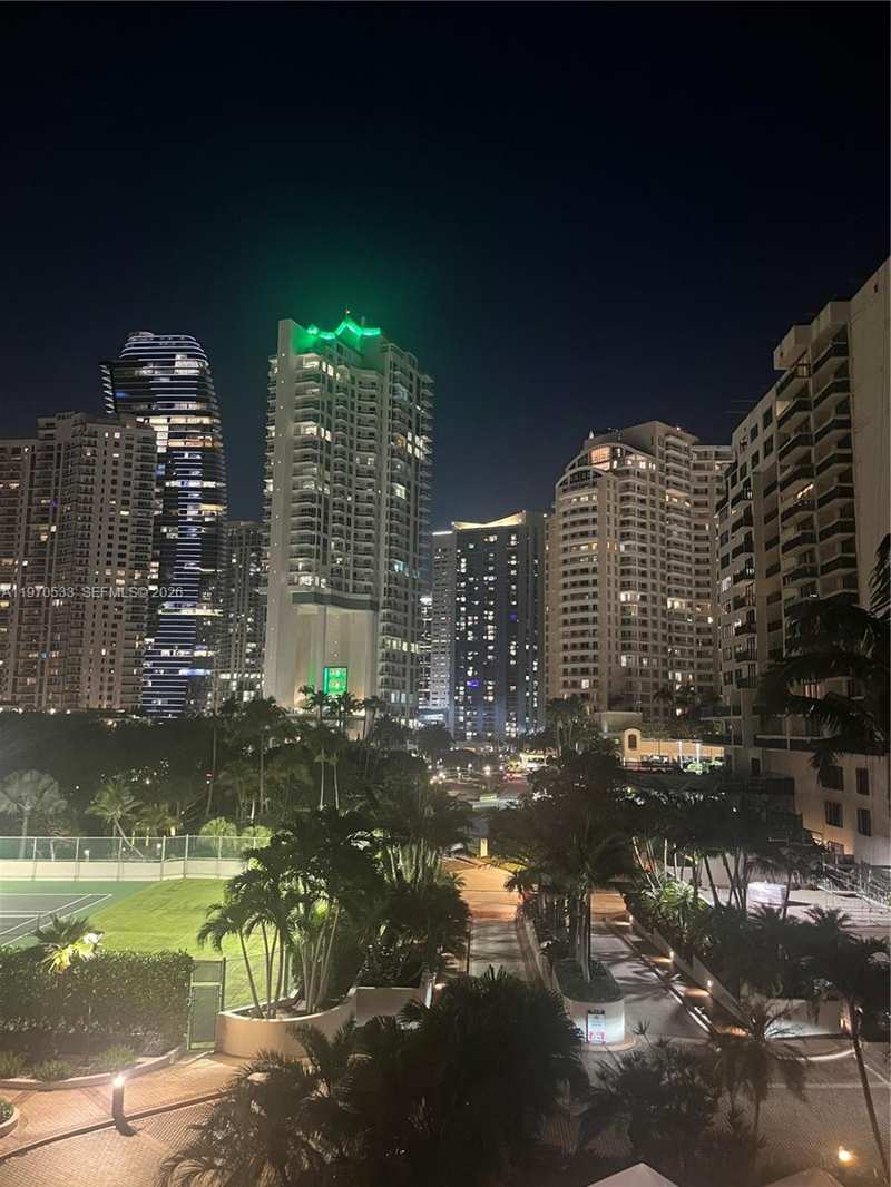 520 Brickell Key Dr # A610, Miami FL 33131