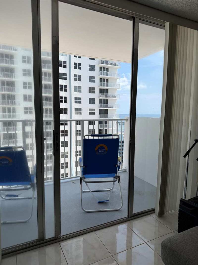 111 Briny Avenue # 1405, Pompano Beach FL 33062