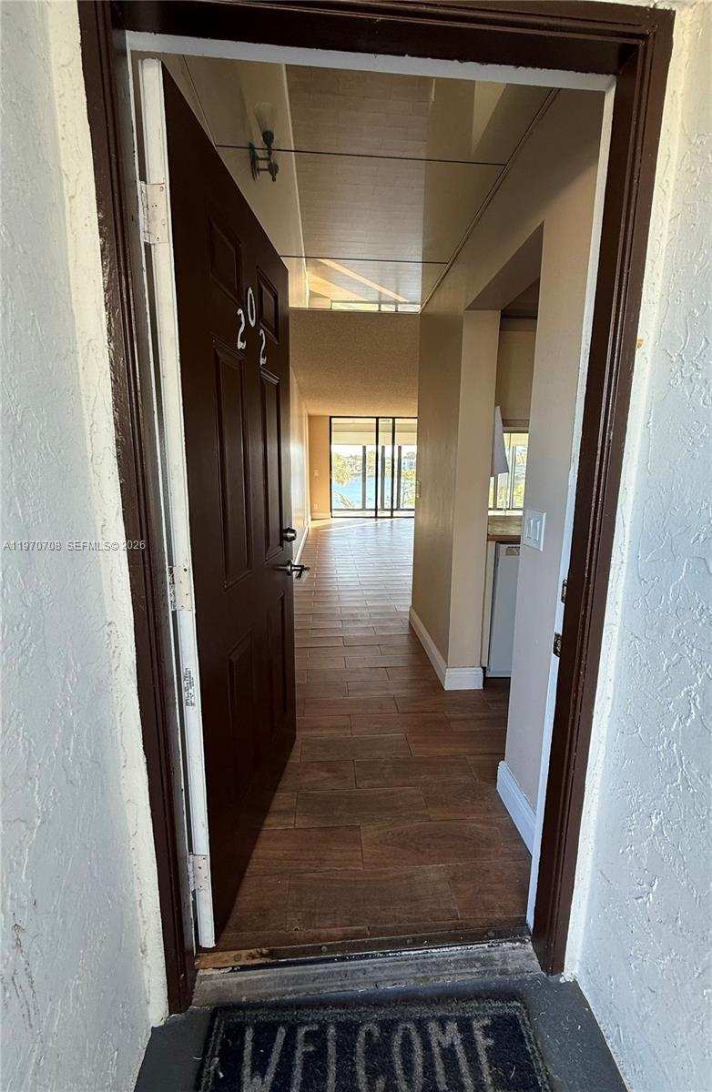 201 Lake Pointe Dr # 202, Oakland Park FL 33309