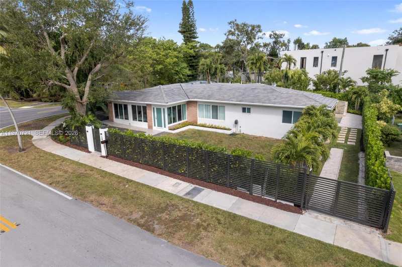 1001 NE 86th St, Miami FL 33138