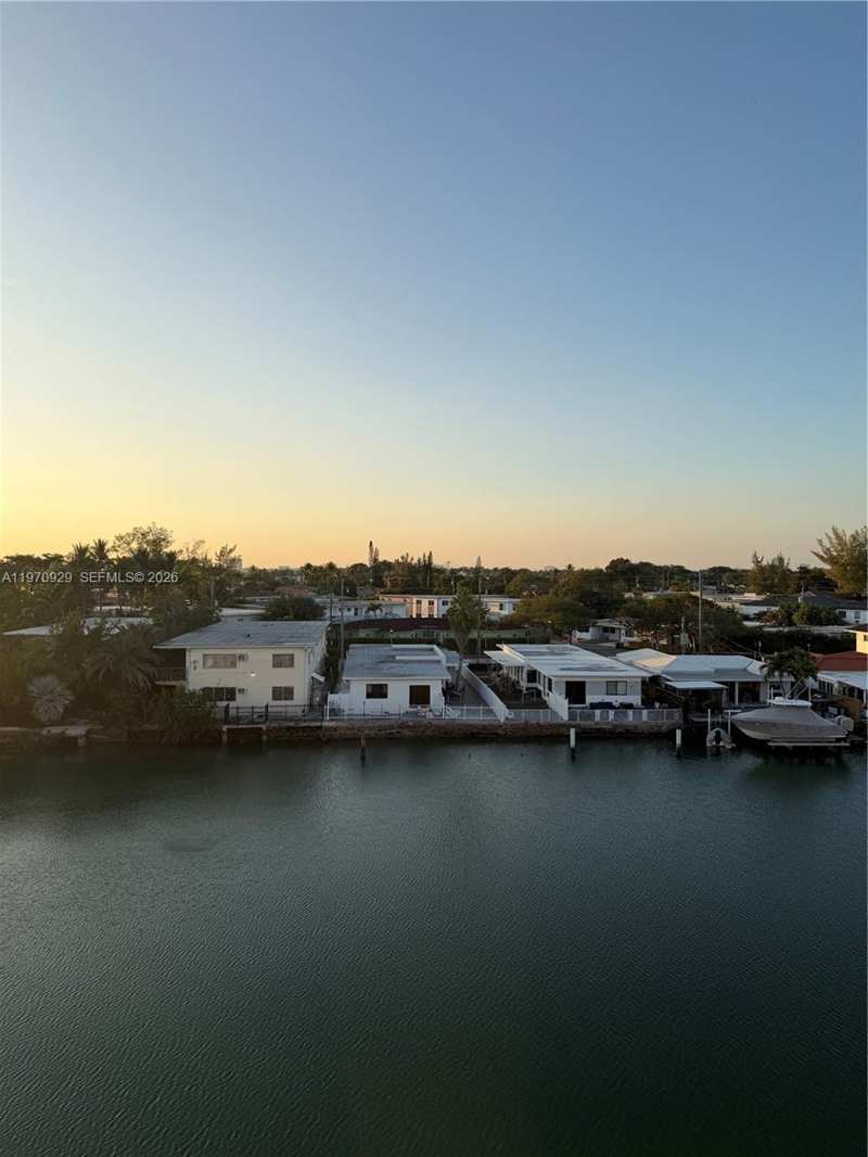 7900 Tatum Waterway Dr # 506, Miami Beach FL 33141