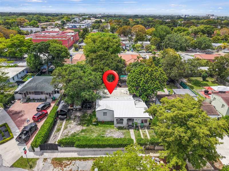 700 SW 44th Pl, Miami FL 33134