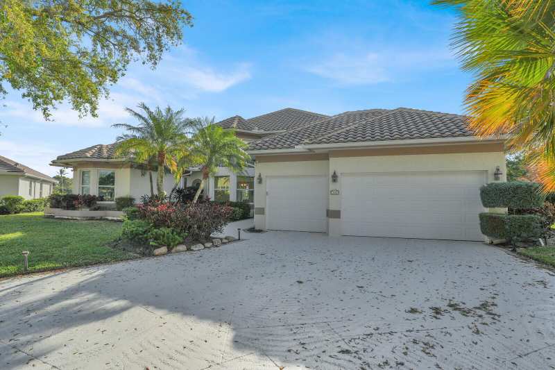 142 Corinthian Circle, Jupiter FL 33458