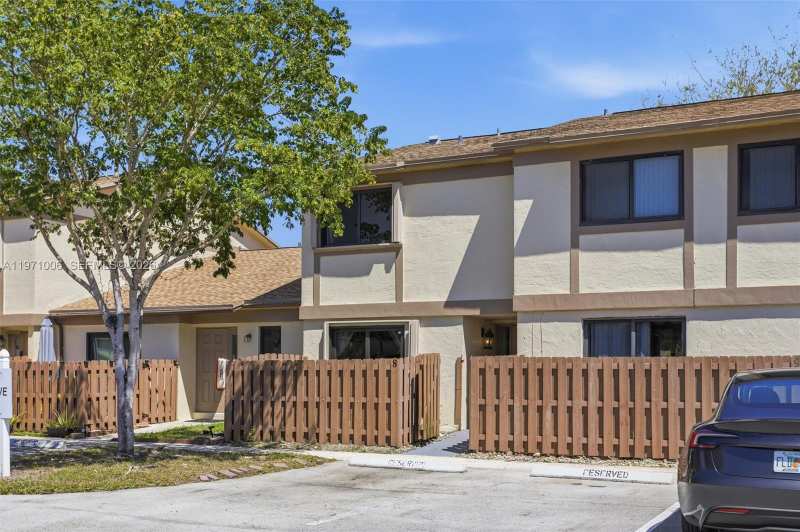 2950 NW 106th Ave # 8, Sunrise FL 33322