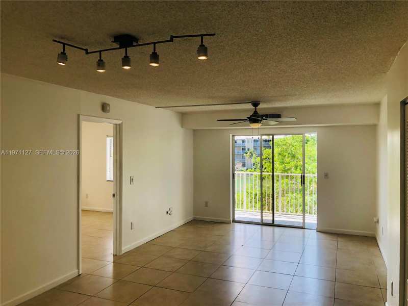8260 SW 210th St # 210, Cutler Bay FL 33189