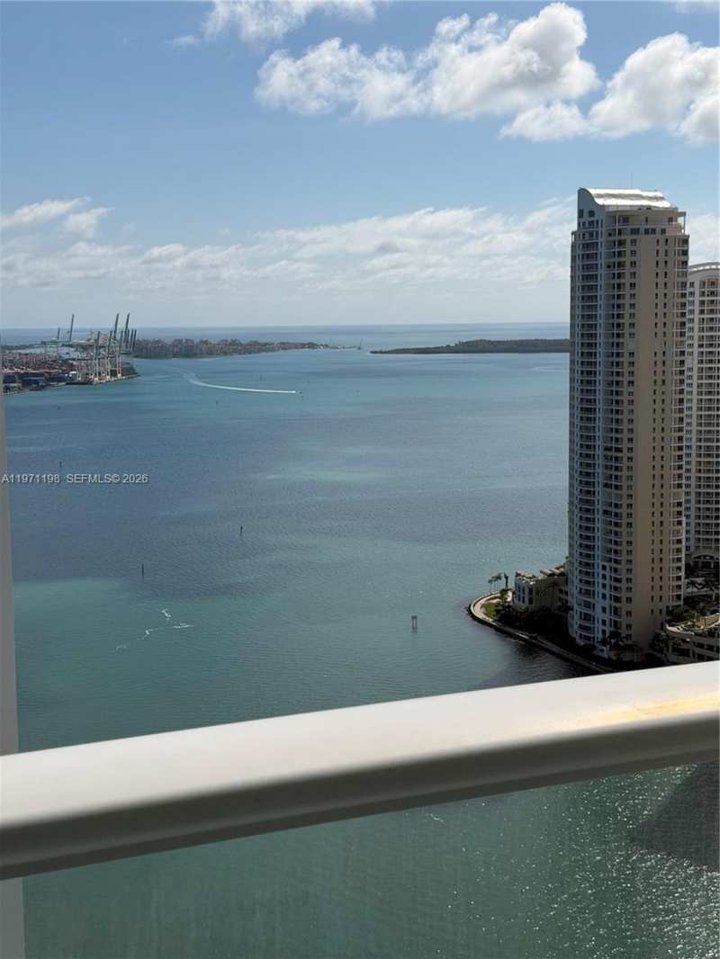 300 S Biscayne Blvd # 3314, Miami FL 33131