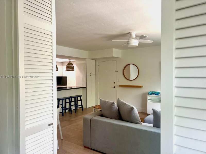 195 Sunrise Dr # 8, Key Biscayne FL 33149