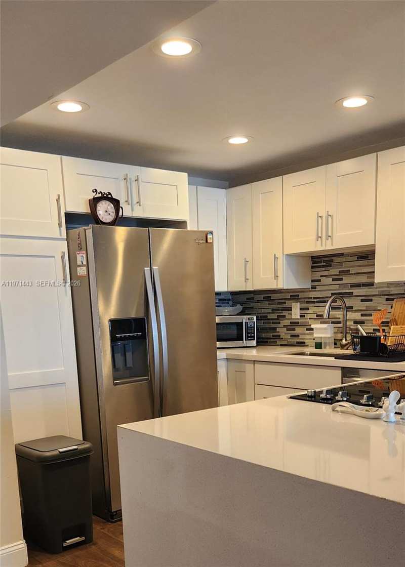 1000 Parkview Dr # 1026, Hallandale Beach FL 33009