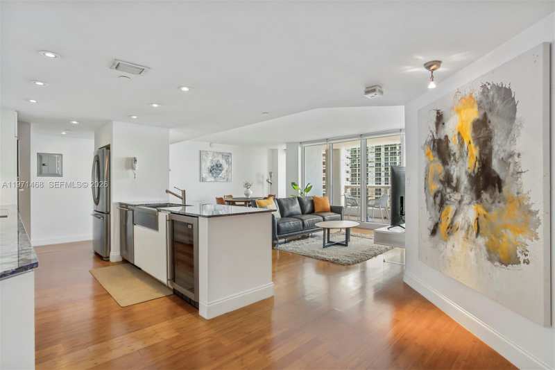 1717 N Bayshore Dr # 2740, Miami FL 33132