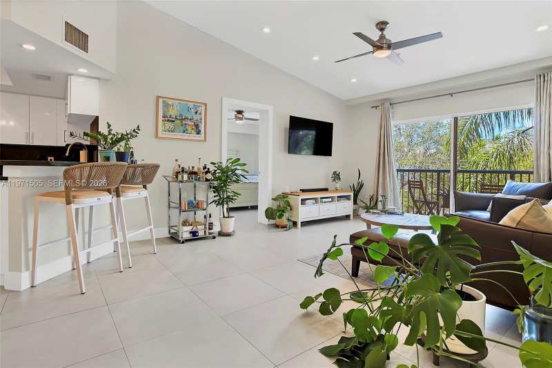 2009 SE 10th Ave # 322, Fort Lauderdale FL 33316
