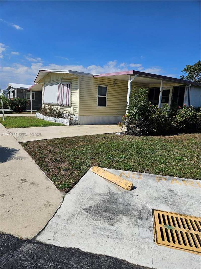 109 NW 51st St, Deerfield Beach FL 33064