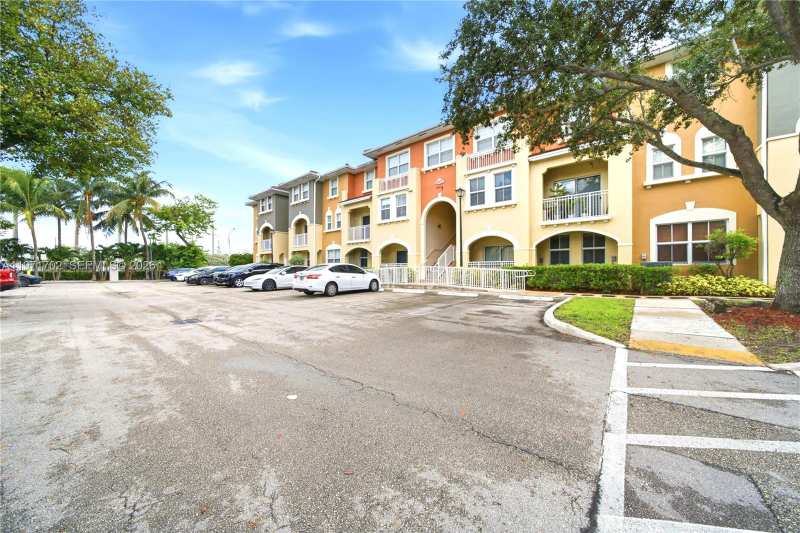8999 NW 107th Ct # 1, Doral FL 33178