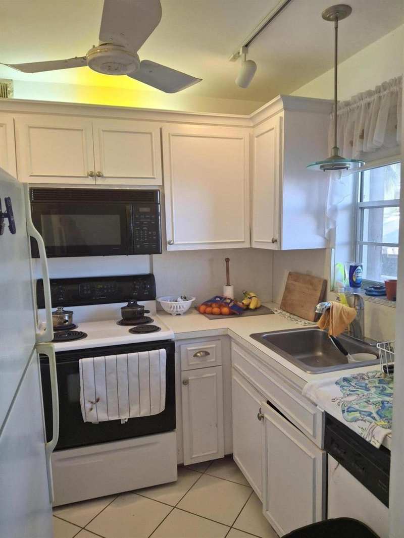 311 E Ocean Avenue # 207, Lantana FL 33462