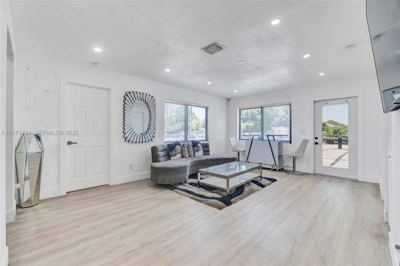 4029 SW 22nd St, West Park FL 33023