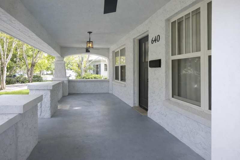 640 NE 71st St, Miami FL 33138