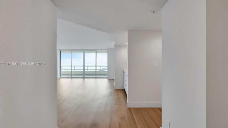 555 NE 34th St # 201, Miami FL 33137