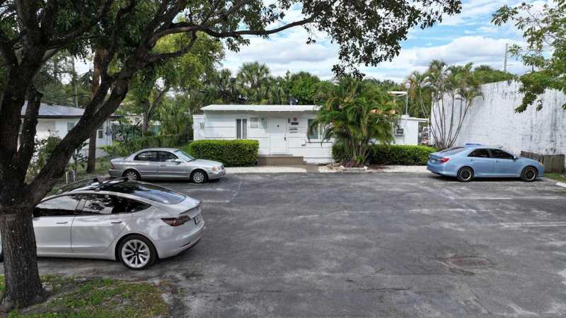211 SW 2nd Court, Pompano Beach FL 33060