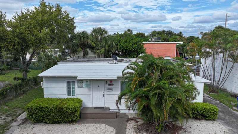 211 SW 2nd Court, Pompano Beach FL 33060