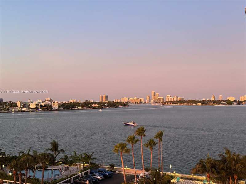 7501 E Treasure Dr # 7L, North Bay Village FL 33141
