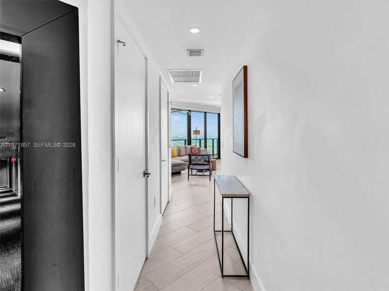 121 NE 34th St # 2016, Miami FL 33137