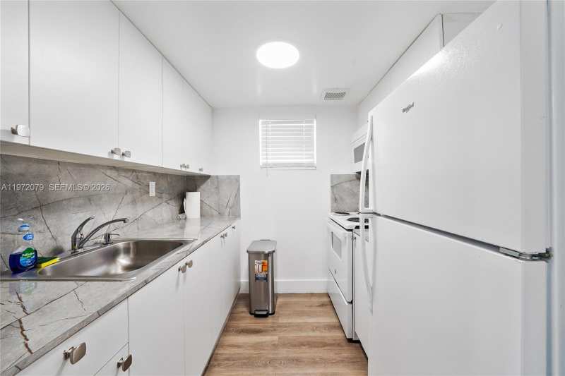 1051 NE 163rd St # 2, North Miami Beach FL 33162