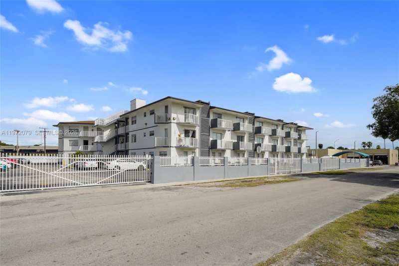 1051 NE 163rd St # 2, North Miami Beach FL 33162