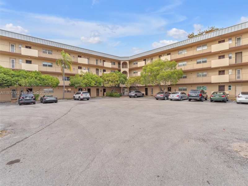 6201 N Falls Cir Dr # 210, Lauderhill FL 33319