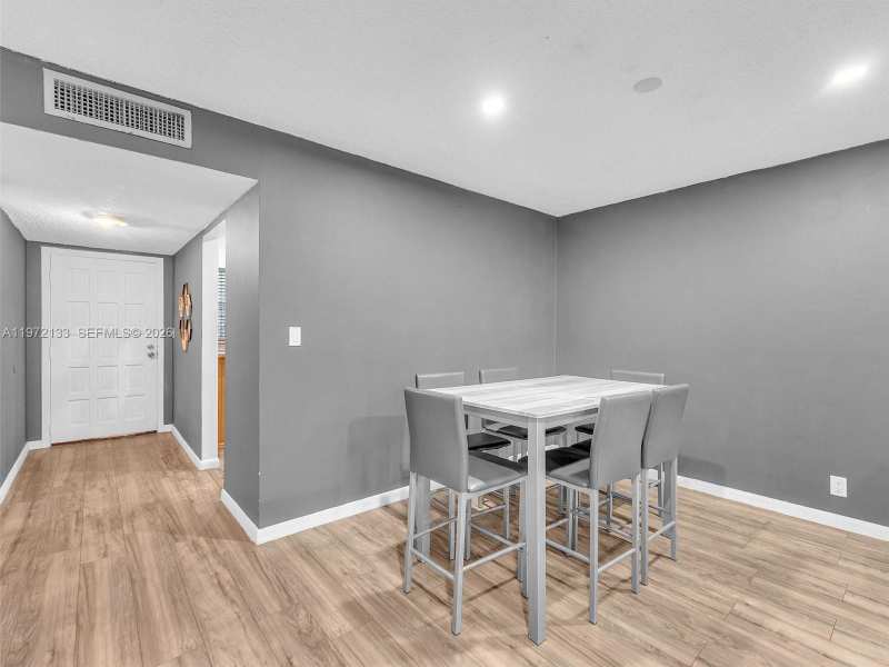6201 N Falls Cir Dr # 210, Lauderhill FL 33319